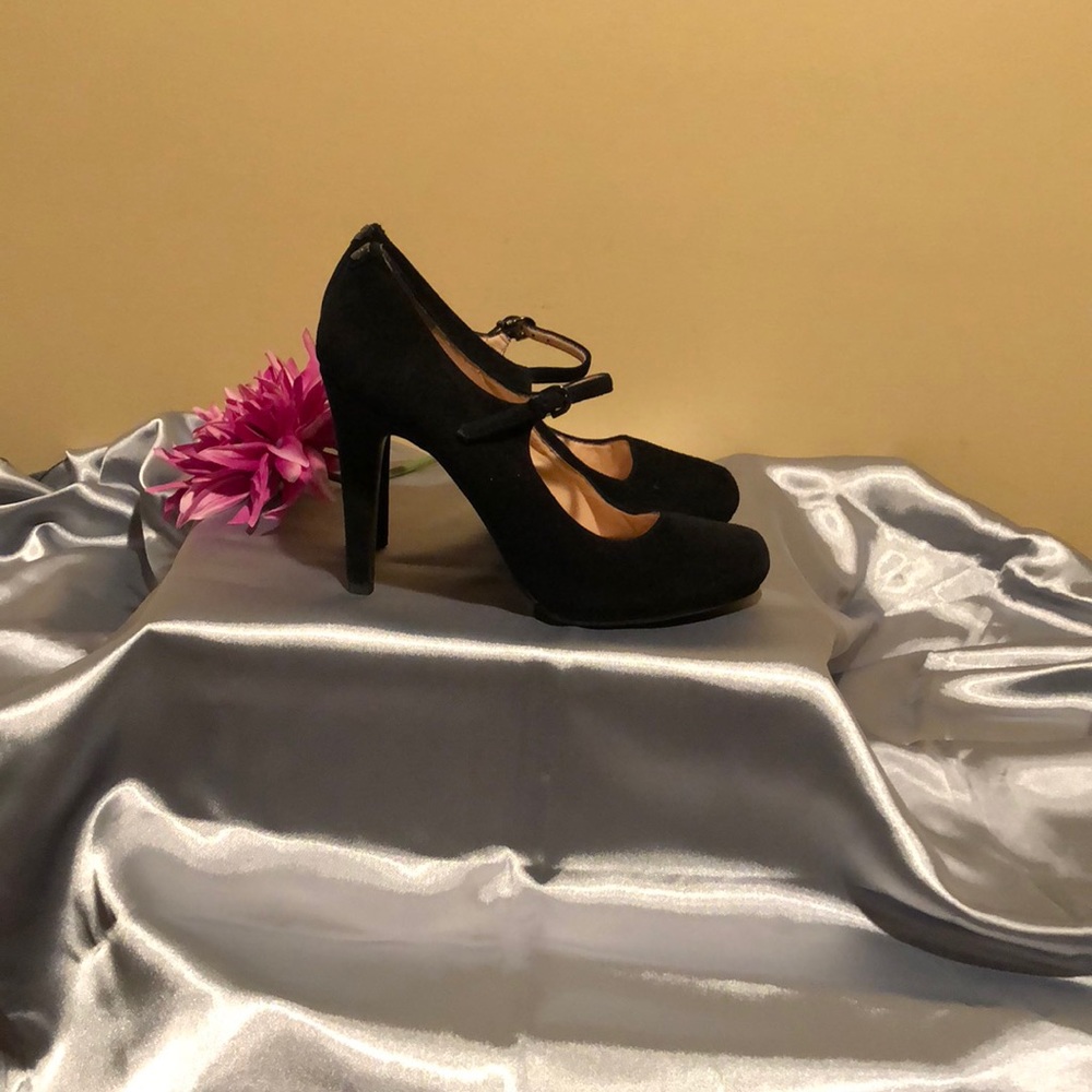 High Heels - Picture 2 of 6